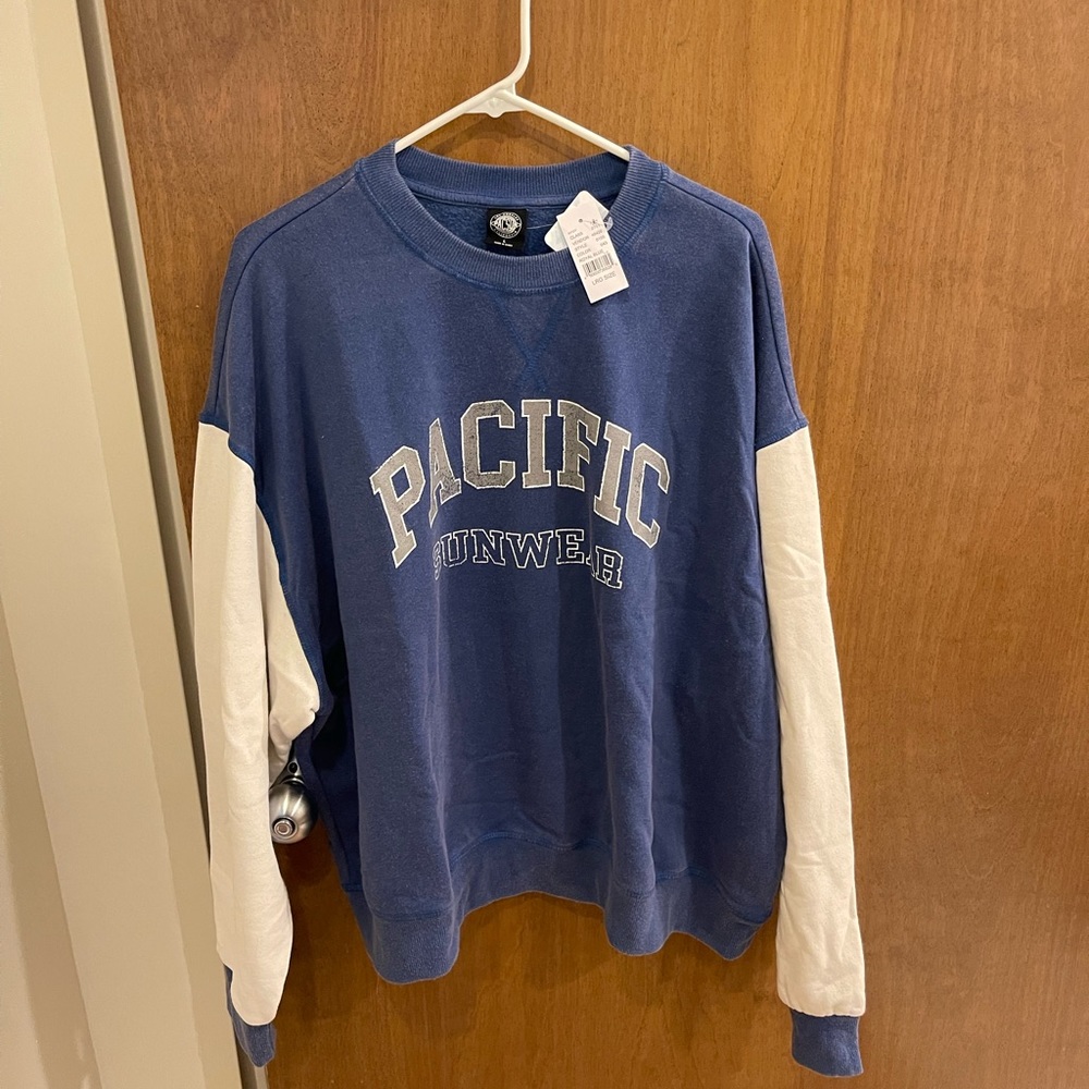 PAC sun - crew neck - tags still on! Size L